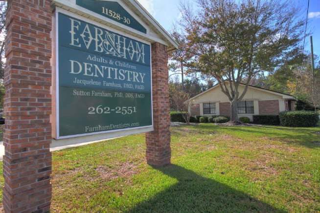 A picture of the front of our dental practice.
