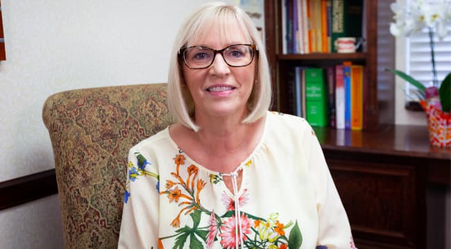 Marsha LeDuke's telling her experience at Farnham Dentistry