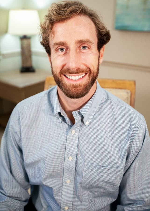 Dr. MacKenzie Farnham