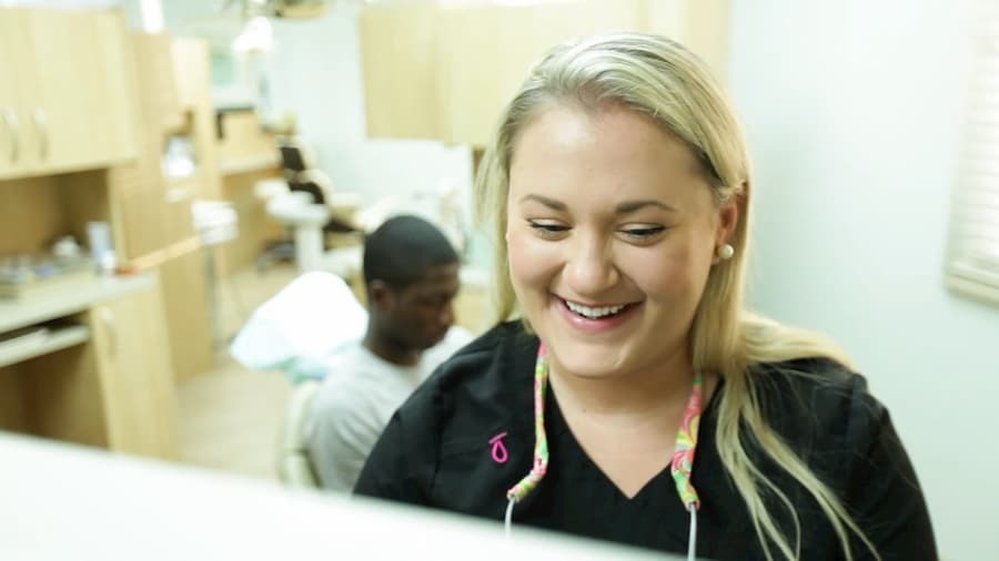 Jacksonville emergency dentist patient room.